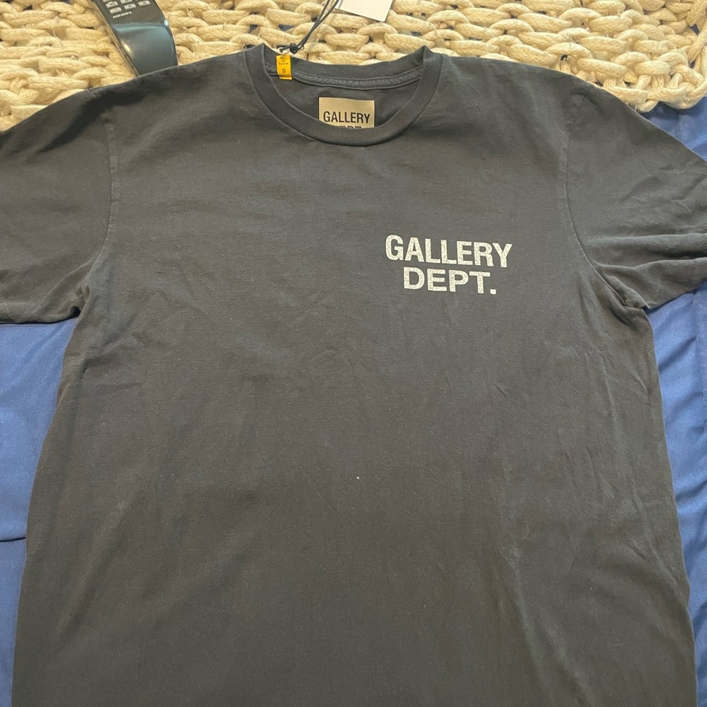 Small tee neck brand new